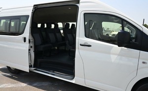 Furgoneta de Pasajeros Usada en Buen Estado, Modelo 2025, Techo Alto, 13 Asientos, Motor Diésel 2.8L, Transmisión Manual, Sin Accidentes, Volante a la Izquierda/Derecha - Product Image 2