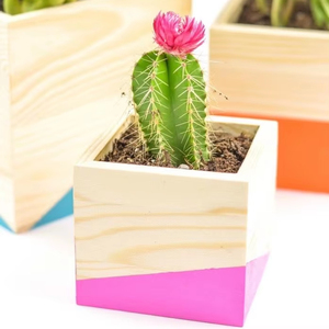 HANDICRAFTS <b>Wooden</b> Flowerpot Wishing Well <b>Planter</b> Backyard <b>Garden</b> Decor Creative <b>Wooden</b> <b>Planters</b> Bark Flower Pots <b>Garden</b> - Product Image 1