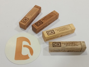 Diffuseur d'air pour voiture en bois portable Elite avec parfum naturel unique Clip de ventilation - Product Image 2