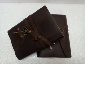 Diarios de cuero para llaves hechos a medida Aspecto antiguo vintage con piedras de ágata Disponible en papel de aspecto antiguo - Product Image 1