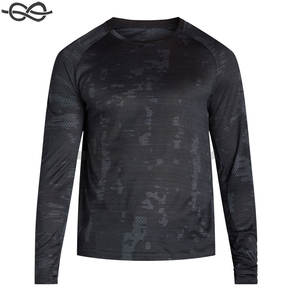 Camiseta Deportiva de Manga Larga para Hombre Athletic Works, Camiseta Ligera de Alto Rendimiento para Correr, Gimnasio y Deportes al Aire Libre - Product Image 1