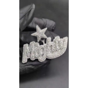 Pendentif Charm Personnalisé Lettre Scintillante en Argent Sterling 925 Plaqué Rhodium avec Diamant Moissanite VVS pour Unisexe - Product Image 1