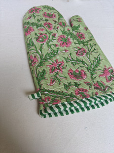 Manoplas de Cocina Acolchadas de Algodón con Estampado Artesanal Verde, Borde con Ribete, Forma Cuadrada, Modernas, Ecológicas, Duraderas, Aptas para Lavavajillas - Product Image 2