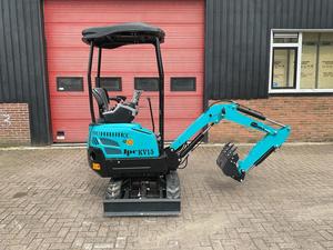 Livraison gratuite  KV15 Mini-excavatrice de 1,5 tonne |   12 HP Diesel |   Profondeur de creusement de 1,65 m |   Rotation à 360° |   Largeur de 920 mm |   Seau de 400 mm - Product Image 2