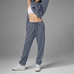 Conjunto Deportivo Personalizado para Mujer, Sudadera con Capucha y Pantalones Deportivos con Bordado Desgastado Rosa, Traje Deportivo Informal - Product Image 5