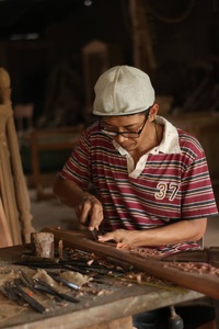 Muebles de Dormitorio Clásicos Europeos Modernos Tallados a Mano, Cama para Niños, Cuna para Bebés, Madera Maciza de Caoba - Color Blanco Puro - Product Image 5