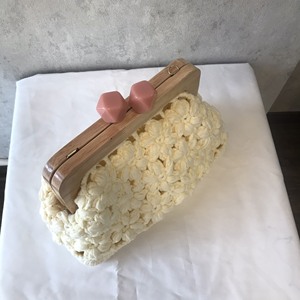 Clutch rafia vietnamita ganchillo flor blanca - Product Image 5