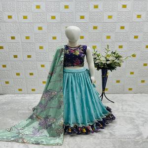 Nouveau 2025 Designer Vente Chaude Designer Chinon Soie Avec Broderie Séquence Travail Lehenga Choli À Prix Pas Cher À Vendre - Product Image 1
