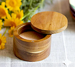 Petite boîte à sel en bois écologique couvercle vaisselle décorative pour le stockage des épices aux herbes exportation indienne petites épices en bois de qualité - Product Image 4