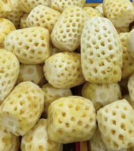 Piña congelada IQF creada con cubos de piña madura, perfecta para mezclas de jugo de paquetes de bocadillos congelados y exportación desde Vietnam - Product Image 2
