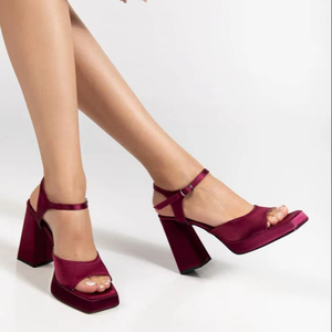 Zapatos de Tacón de Aguja Clásicos para Mujer, Punta Puntiaguda, Decoración de Diamantes de Imitación, 9 CM, para Tallas 36-40, Hechos en Turquía - Product Image 1