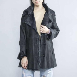 เสื้อโค้ทกันน้ำแจ็คเก็ตผู้หญิงหนังแท้สีดำยาวพร้อมซับในขนสัตว์เทียมปิดซิปงานตามสั่ง - Product Image 2