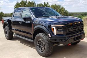 Modèle d'exportation populaire 2025 Ford F-150 Raptor R Supercharged 5.2-Liter Predator V8 - Product Image 4