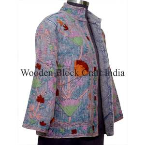 Veste matelassée en coton doux tricoté pour femme, broderie Suzani, motif floral unique, hiver, logo au dos et au col, design personnalisé - Product Image 4