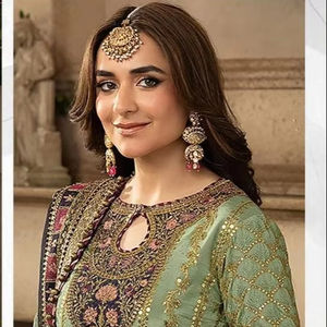 Qunoot - Elegante Shalwar Kameez de Invierno para Adultos, con Bordado de Perlas en Organza y Forro Interior de Santoon, Estilo Indio Sofisticado - Product Image 1