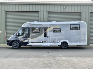 Autocaravana Usada Pulse 24B Clase C 2019, Emisión Euro 5, 4-6 Pasajeros, Horno Microondas, Piso Acrílico Blanco - Product Image 5