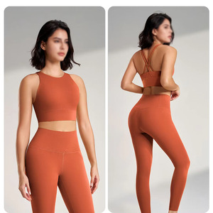 Vêtements de sport pour femmes Gym Fitness Yoga ensemble personnalisé solide motif sport soutien-gorge et pantalon évasé taille élastique Yoga ensemble pour les femmes - Product Image 1