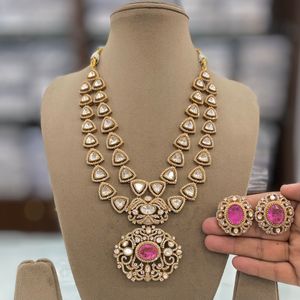 Ensemble de boucles d'oreilles en cuivre en laiton floral de qualité supérieure Design de chaîne à maillons élégants Bijoux de fêtes de mariage religieux à la mode classique - Product Image 2