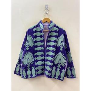 Chaqueta de Terciopelo Acolchada Reversible Indigo Garden, Abrigo de Otoño Invierno, Color Violeta Real, Verde Salvia, Talla XL, Tela de Gamuza Bordada Suzani - Product Image 4