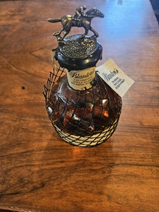 Whisky Bourbon Blantons Gold Edition Original Single Barrel de qualité supérieure, goût doux, 46,5 %, 750 ml, 700 ml en vente - Product Image 1