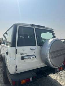 ใหม่/มือสอง สำหรับ LC 78 ฮาร์ดท็อป 4x4 8 สูบ LX ดีเซล ภายในเบาะหนังสีเข้ม - Product Image 6