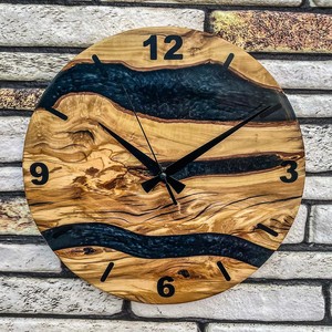 Horloge murale ronde en bois et résine artisanale de qualité supérieure, durable, pour la maison, le salon, cadeaux de pendaison de crémaillère, Omar Creations - Product Image 5