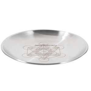 Plateau de service ovale en or élégant avec surface lisse et design contemporain, parfait pour les réceptions élégantes et la décoration intérieure - Product Image 3