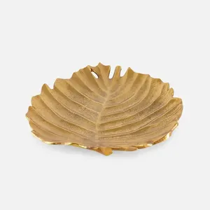 Elegantes bandejas de aluminio con forma de hoja, perfectas para añadir un toque de encanto inspirado en la naturaleza a tu decoración. - Product Image 1