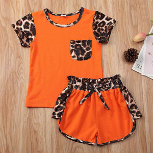 ชุดโยคะสำหรับเด็กผู้หญิงเสื้อยืดคอกลมและกางเกงขาสั้นสีทึบมีสองสีออกแบบใหม่ - Product Image 5