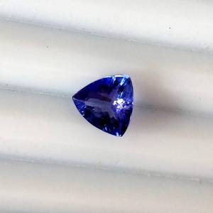 9mm superbe pierre de tanzanite naturelle trillion de pierres précieuses calibrées à facettes brillantes pour la fabrication de bijoux en gros en vrac - Product Image 2