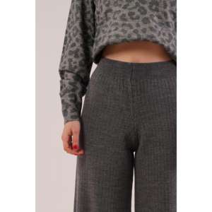 Pantalones de punto antracita al por mayor con cintura acanalada y pierna ancha de talle alto, característica antipilling - Product Image 3