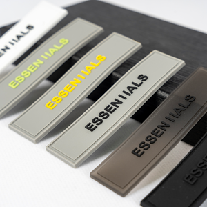 カスタムメイド アイロン接着 文字 熱転写 衣類用 2D 3Dパッチ ダメージ加工 エンボスロゴ シリコン PVCラバーパッチ バッグ用 - Product Image 1