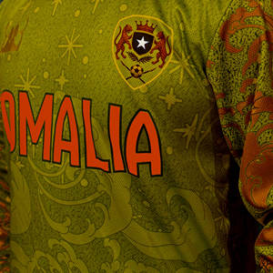 Camiseta de punto de algodón orgánico de última moda, de alta calidad, para hombre, manga corta, con bolsillo, corte regular, ecológica, para verano. - Product Image 3