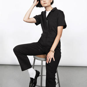 Overoles personalizados de mujer para ropa de trabajo con opciones de bordado e impresión hechos para mecánicos y profesionales del campo - Product Image 4