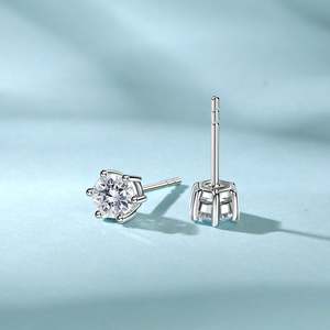 Boucles d'oreilles clous personnalisées Jeulia en argent sterling avec couronne et diamant, cadeau pour elle - Product Image 6