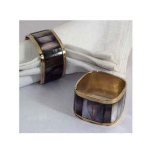 Anillo de Servilleta de Metal Dorado con Incrustaciones de Nácar, Diseño Más Reciente, Decoración de Mesa de Comedor de Arte Moderno Antiguo - Product Image 1