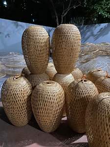 Lustres artisanaux en bambou pour intérieurs de restaurants et cafés Éclairage écologique d'atelier artisanal du Vietnam - Product Image 2