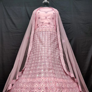 Vente en gros filet Lehenga Choli avec grosses paillettes travail 3m Flair 2.5m bordure quatre côtés Dupatta et 1.2m chemisier brodé rose - Product Image 1