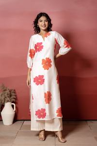 ชุดเสื้อผ้าชาติพันธุ์แบบออร์แกนซ่าสีขาวลายดอกคาร์เนชั่น ชุดเซ็ตสำหรับผู้หญิง ลายพิมพ์ดอกไม้ ชุดออกงาน ชุดคุर्ตาผ้าชานเดอรี พร้อมกางเกงผ้าไหมผสมฝ้าย - Product Image 4