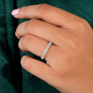 แหวนแต่งงานทรงรีแสนโรแมนติกแหวนเพชรครึ่งนิรันดร์14K สีขาวทองออกแบบเครื่องประดับดีสำหรับผู้หญิงของขวัญที่มีเสน่ห์สำหรับเจ้าสาว - Product Image 2