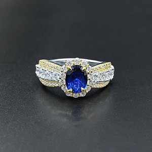 Anillo de compromiso de oro sólido de 18 quilates para mujer de alta calidad, joyería clásica de boda con moissanita cultivada en laboratorio azul, Diamante certificado por IGI - Product Image 1