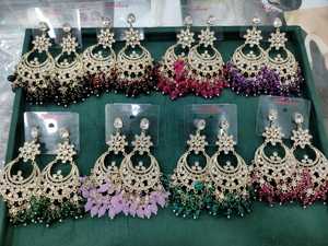 Boucles d'oreilles indiennes plaquées or antique Chand Bali, vente chaude, style ethnique, bijoux en zircon pour femmes, accessoires en perles - Product Image 3