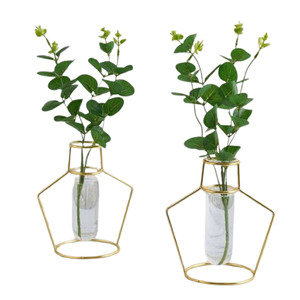 Decoración del hogar e Interior Florero de maceta de metal Jarrón de flores con acabado moderno atractivo para hoteles y restaurantes - Product Image 1