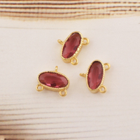 Connecteurs de bijoux en pierres précieuses en gros, charmes en quartz rubis taille ovale, plaqués or 18 carats, sertis à griffes, triple boucle