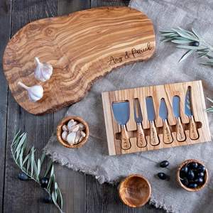 Planche à fromage élégante en acier inoxydable bois de bambou fonctionnel et décoratif pour la présentation et la préparation des aliments - Product Image 3