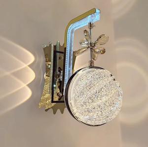 Appliques murales luxueuses en métal et en cristal améliorent l'esthétique intérieure sans envahir le décor environnant - Product Image 3