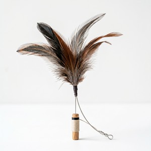 IMADE SPORTS Plumas de Hackle Ceremonial de Fábrica para Monturas, Venta al por Mayor para Proveedores de Uniformes, Modelo IS-HACKLE-006 Needle - Product Image 1