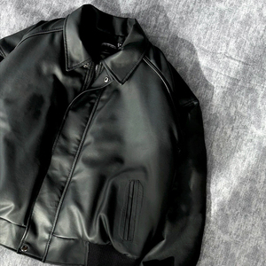 เสื้อแจ็กเก็ตหนังผู้ชายสีดำมีซิปปักลายกำมะหยี่สำหรับฤดูหนาว - Product Image 3