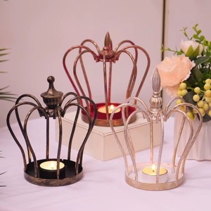 Portavelas Decorativo con Forma de Corona, Metal con Múltiples Acabados, Perfecto para Centro de Mesa, Decoración de Sala de Estar y Regalos de la India - Product Image 4