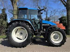 New Hollandd TS110 Tractor a pie a la venta para uso agrícola con componentes centrales, bomba de engranajes de Motor de cojinete - Product Image 4